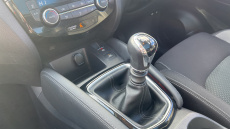 Nissan Qashqai 1.3 DiG-T N-Connecta 5dr [Glass Roof Pack] Petrol Hatchback